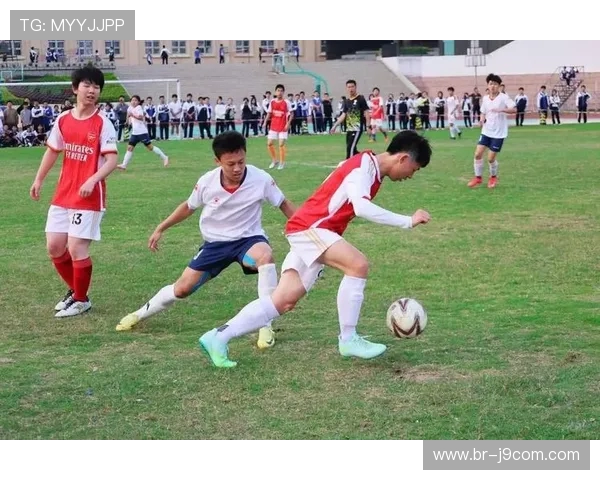 以足球球员个性化球风培养为核心的训练方法与实践探索